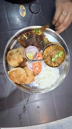 Comida en la habitación en casa particular o alrededores
