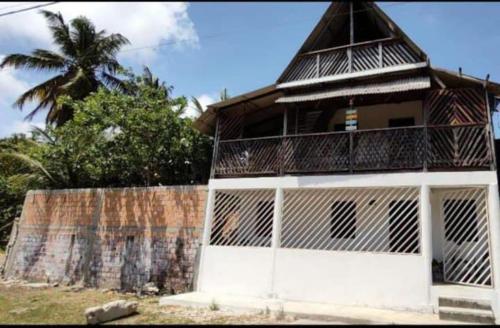 Bygningen som feriehuset ligger i