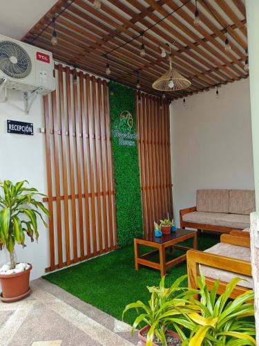 Teresita's House Suites con cocina privada , ideal para parejas, AC, wifi agua caliente, cerca del aeropuerto, a pocos pasos del malecón San Cristóbal