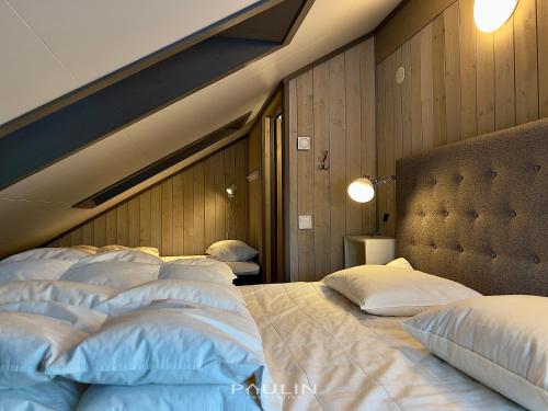 Postel nebo postele na pokoji v ubytování Lindvallen Ski Resort - Sauna - 10 Guests