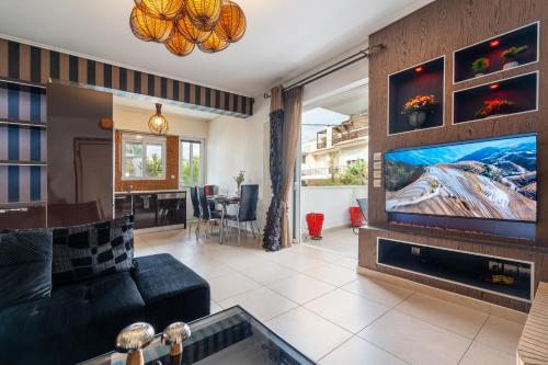 One North Living - Marousi -Nemeseos 30 by K&M