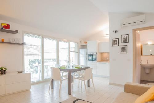 Apartment with terrace SAN FREDIANO AREA -4 people