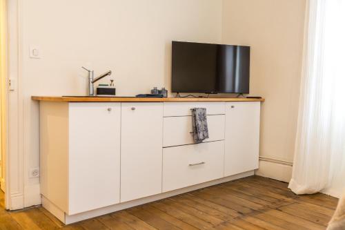 Η κουζίνα ή μικρή κουζίνα στο Villa Chadourne - La Cle Perdue - Studio