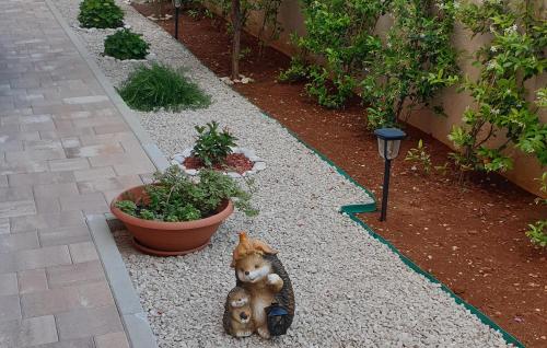 Gorgeous Apartment In Orebic With Wifi