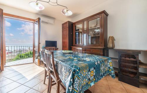 Χώρος καθιστικού στο 2 Bedroom Stunning Apartment In Carloforte