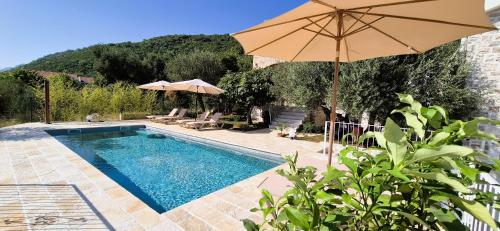 Πισίνα στο ή κοντά στο Villa Serena