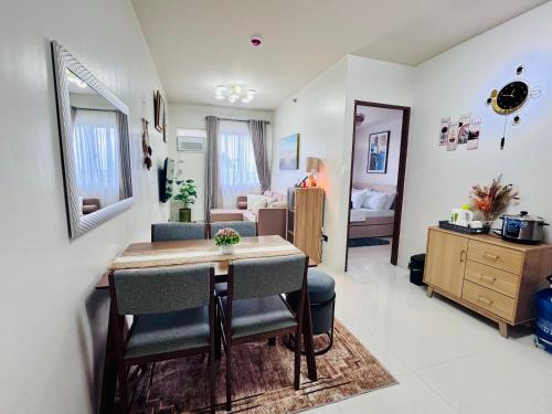 Χώρος καθιστικού στο Budget Condo HomeStay at Soleia Manors Butuan City Free Parking