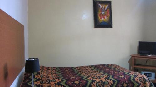 Μια τηλεόραση ή/και κέντρο ψυχαγωγίας στο Garden Inn 488