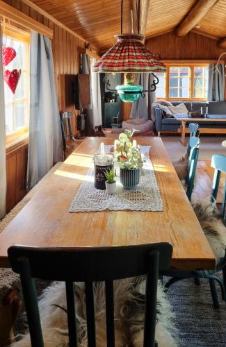 Posezení v ubytování Traditional Family Cabin Near Rabalen