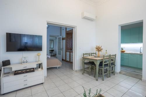 Piraiki Coastal Accommodation