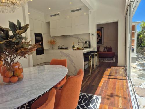 Et opholdsområde på Harbour Bungalow Rose Bay Sydney