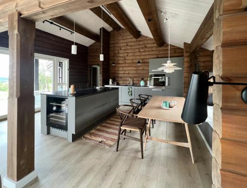 Kuchyň nebo kuchyňský kout v ubytování Hunting Paradise By Forollhogna National Park