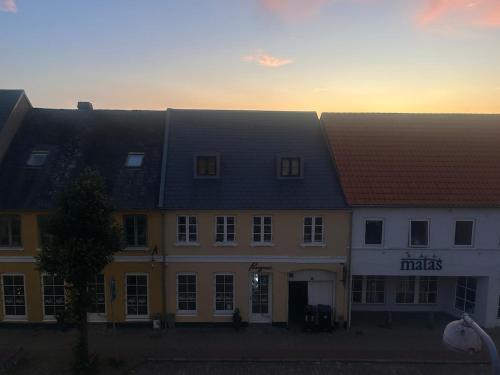 Вид на восход или закат из апартаментов/квартиры или места поблизости