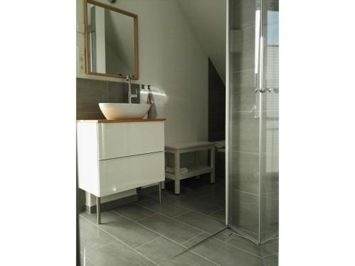 Un baño de Moderne Ferienwohnung mit Sauna & Terrasse