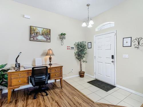 Pool, spa & game room near theme parks photo 18