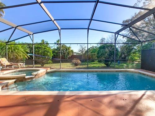 Pool, spa & game room near theme parks photo 62