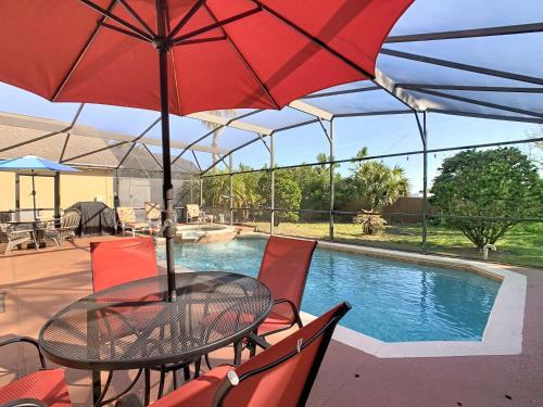 Pool, spa & game room near theme parks photo 70