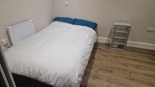 Postel nebo postele na pokoji v ubytování Stylish and spacious new flat