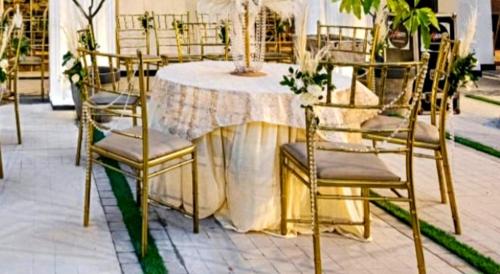 Εστιατόριο ή άλλο μέρος για φαγητό στο The Moksha Residency By MOM'S