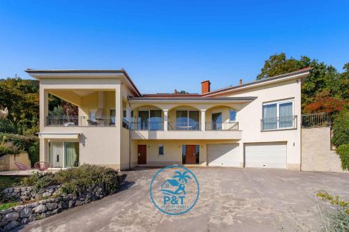 Holiday home in Poljane 54950