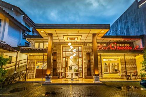 Η πρόσοψη ή η είσοδος του Family Hotel Gradia 2