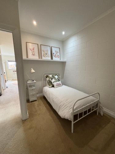 Postel nebo postele na pokoji v ubytování Stay - East Wynyard Beach