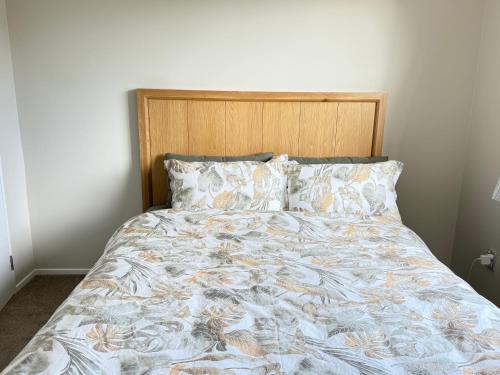 Ένα ή περισσότερα κρεβάτια σε δωμάτιο στο Shah Homestay