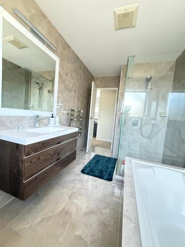 Ένα μπάνιο στο Shah Homestay