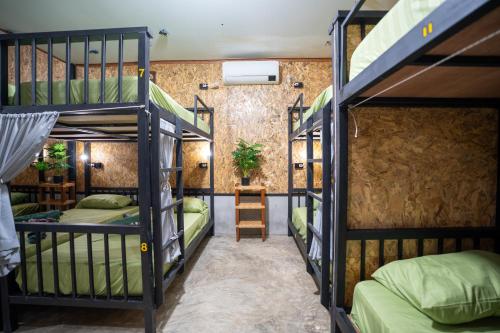 Postel nebo postele na pokoji v ubytování Gina hostel kohlanta