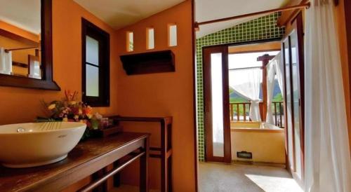 Nespecifikovaný výhled na hory nebo výhled na hory při pohledu z rezortu