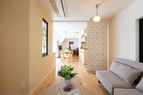 LV Harajuku Luxury Villa facing Takeshita Dori 193 sqm, 18 people, 2-minute walk from Harajuku Station