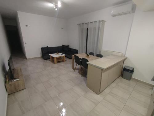 Kilkis Topfloor Apartment