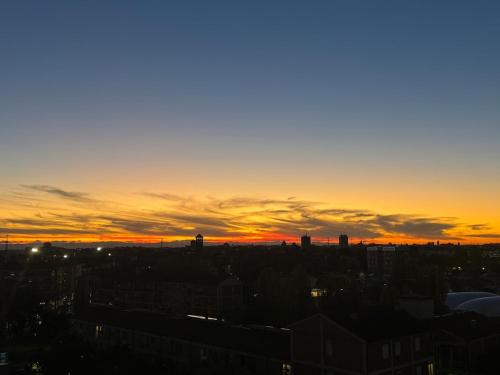 Lever ou coucher de soleil vu de l'appartement ou à proximité