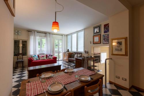 Гостиная зона в The house on the river Wi-FiQCterme Quarenghi Clinic