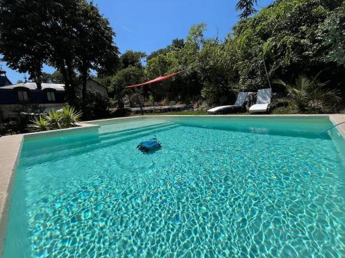Maison 200m2 avec piscine à 15mn de Lyon Perrache en TER