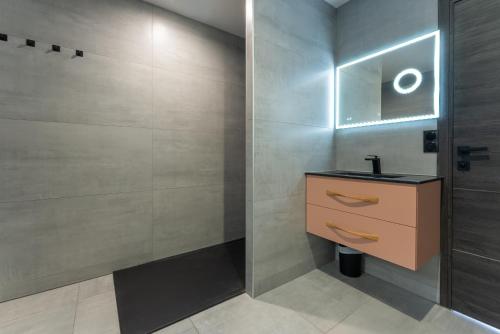 Koupelna v ubytování Les Restanques du lac