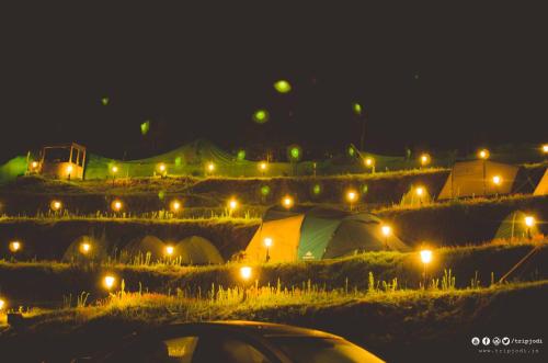 Φωτογραφία από το άλμπουμ του kolkumalai tent stay σε Suryanelli