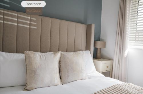 Modern City-Centre Home | Sleeps 12 | Free Parking photo 42