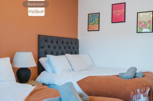 Modern City-Centre Home | Sleeps 12 | Free Parking photo 21