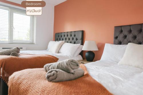 Modern City-Centre Home | Sleeps 12 | Free Parking photo 23