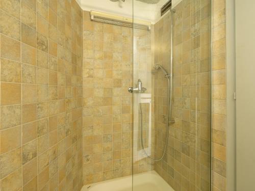 Ένα μπάνιο στο Al Paradiso by Fewotessin