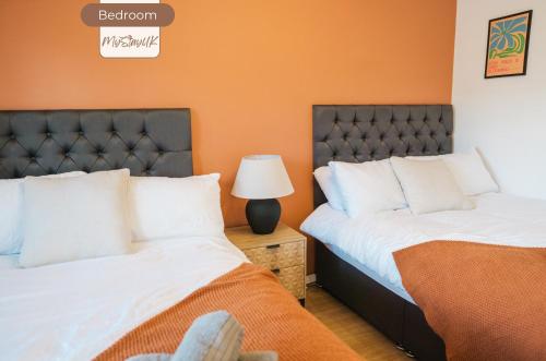 Modern City-Centre Home | Sleeps 12 | Free Parking photo 22