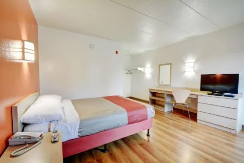Motel 6-Seekonk, MA - Providence East in Fall River