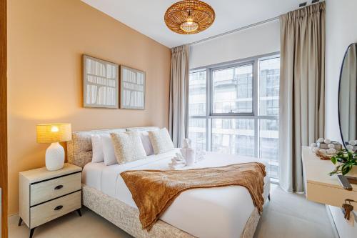 Postel nebo postele na pokoji v ubytování Beautiful Moments - Brand New - 5 min to ADGM, Cleveland, Galleria - 3 min walk to the Beach - Heart of Al Reem - 2BDR - 6 pax