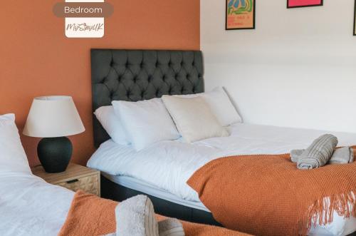 Modern City-Centre Home | Sleeps 12 | Free Parking photo 47