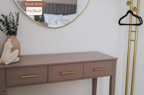 Modern City-Centre Home | Sleeps 12 | Free Parking photo 44