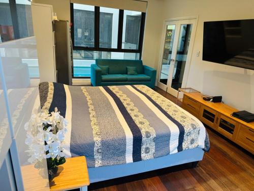 Ένα ή περισσότερα κρεβάτια σε δωμάτιο στο Stylish Subiaco Gem