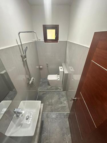 Ένα μπάνιο στο Road House Ella