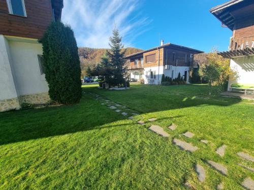 Zahrada ubytování Vila Nikol Apt #3