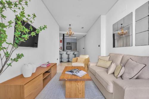 Lovely apartment & balcony by ELE Apartments